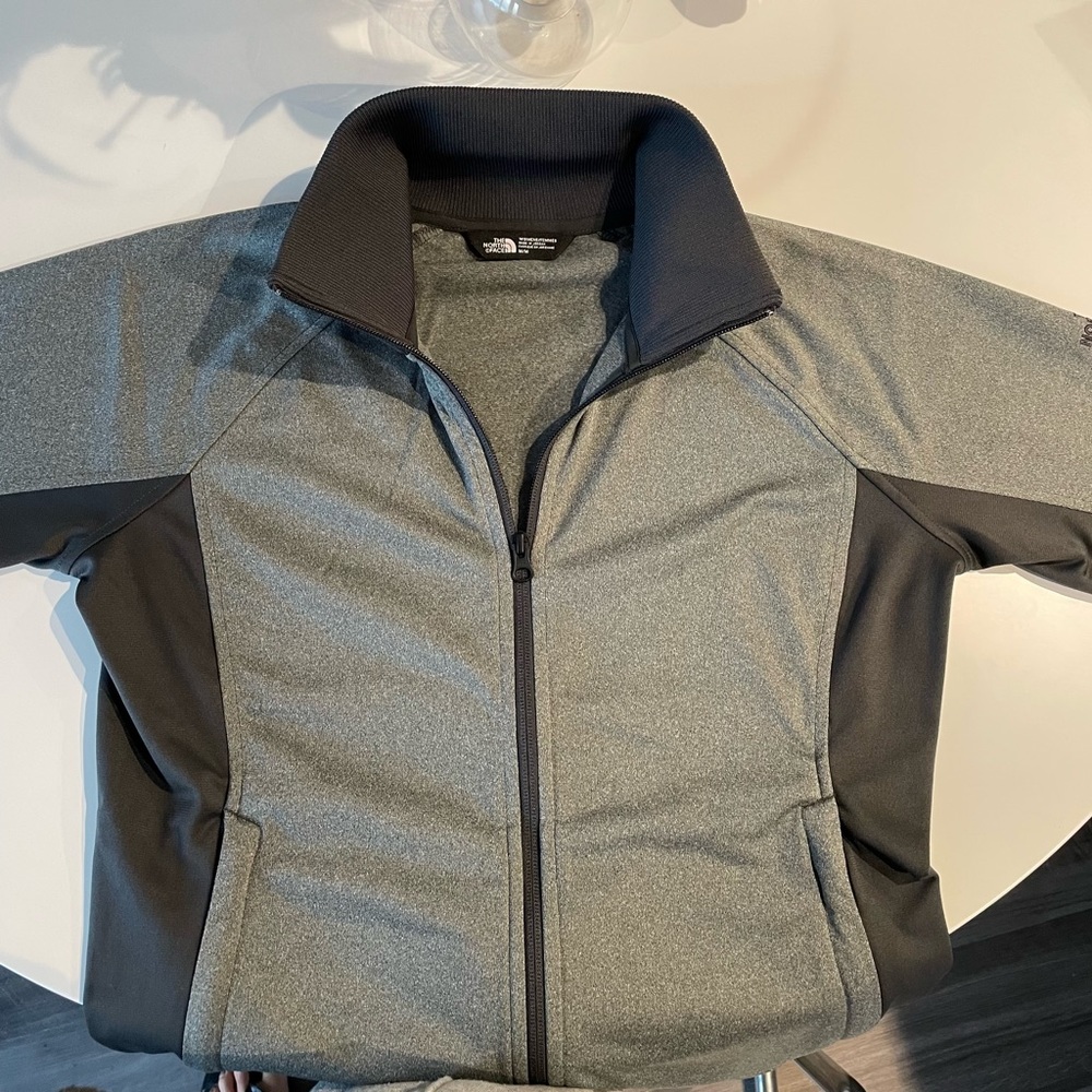 New North Face Women’s Track Jacket - Picture 3 of 7